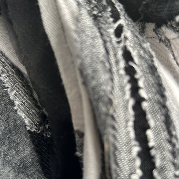 Vera Wang Handkerchief Hem Textured Tank - Picture 9 of 9